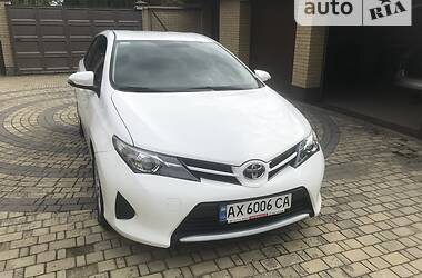 Хэтчбек Toyota Auris 2013 в Харькове