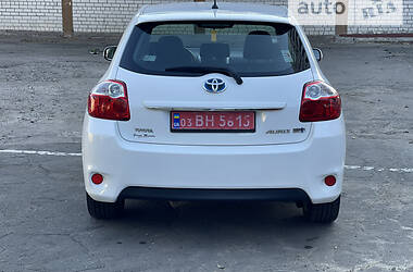 Хэтчбек Toyota Auris 2012 в Киеве