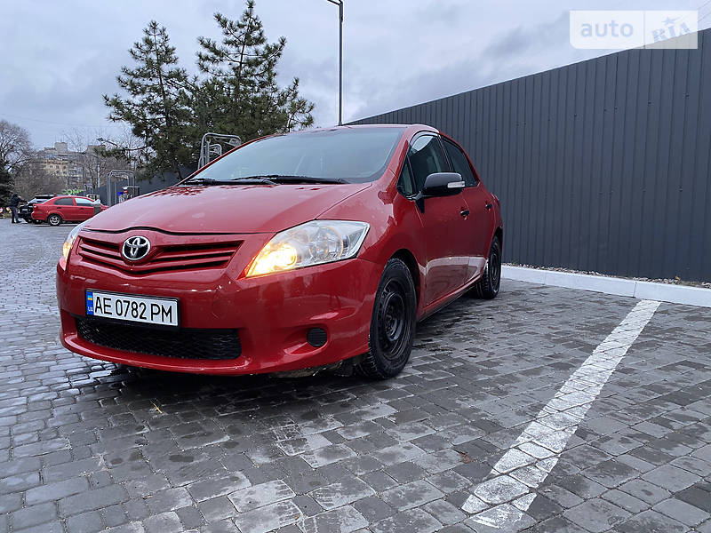 Хэтчбек Toyota Auris 2011 в Днепре