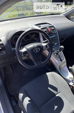 Лифтбек Toyota Auris 2011 в Мукачево