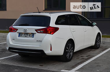 Универсал Toyota Auris 2013 в Ровно