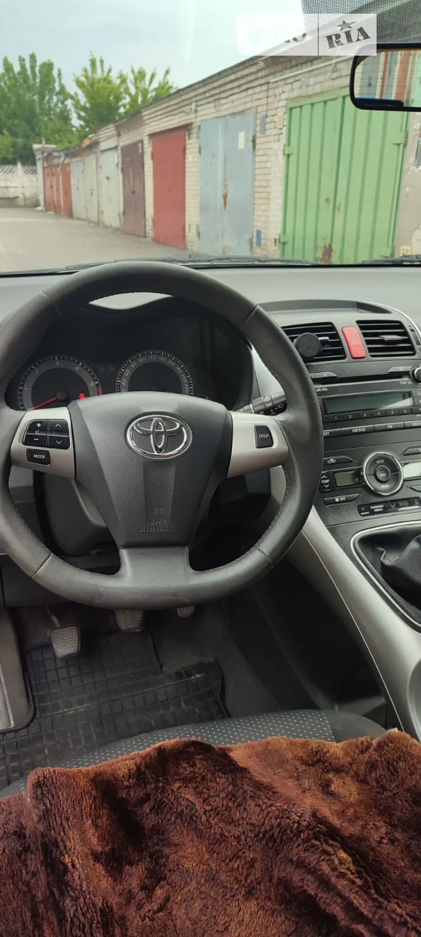 2012 Toyota Auris - мініатюра 2