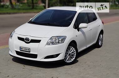 Хэтчбек Toyota Auris 2009 в Дубно