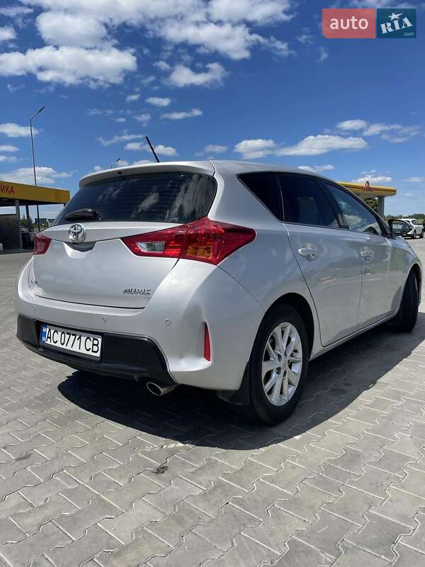 Хетчбек Toyota Auris 2012 в Луцьку