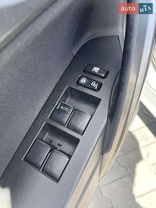 Хетчбек Toyota Auris 2012 в Луцьку