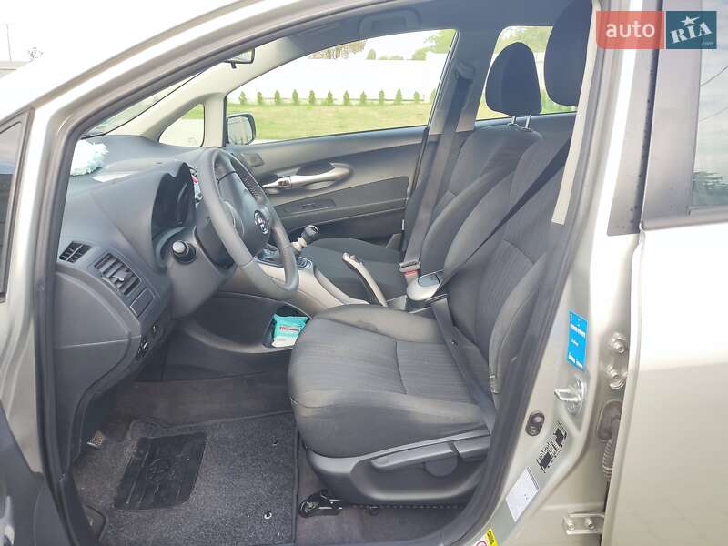 Хетчбек Toyota Auris 2009 в Старому Самборі