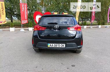 Хэтчбек Toyota Auris 2013 в Киеве