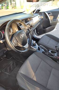 Универсал Toyota Auris 2014 в Василькове