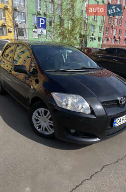Хэтчбек Toyota Auris 2007 в 