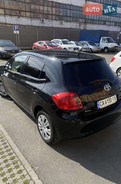 Хэтчбек Toyota Auris 2007 в 