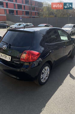 Хэтчбек Toyota Auris 2007 в 