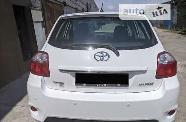 Хетчбек Toyota Auris 2012 в Дніпрі