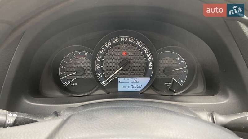 Хетчбек Toyota Auris 2013 в Южноукраїнську