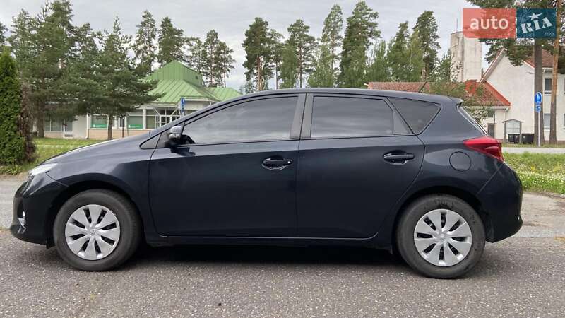 Хетчбек Toyota Auris 2013 в Южноукраїнську