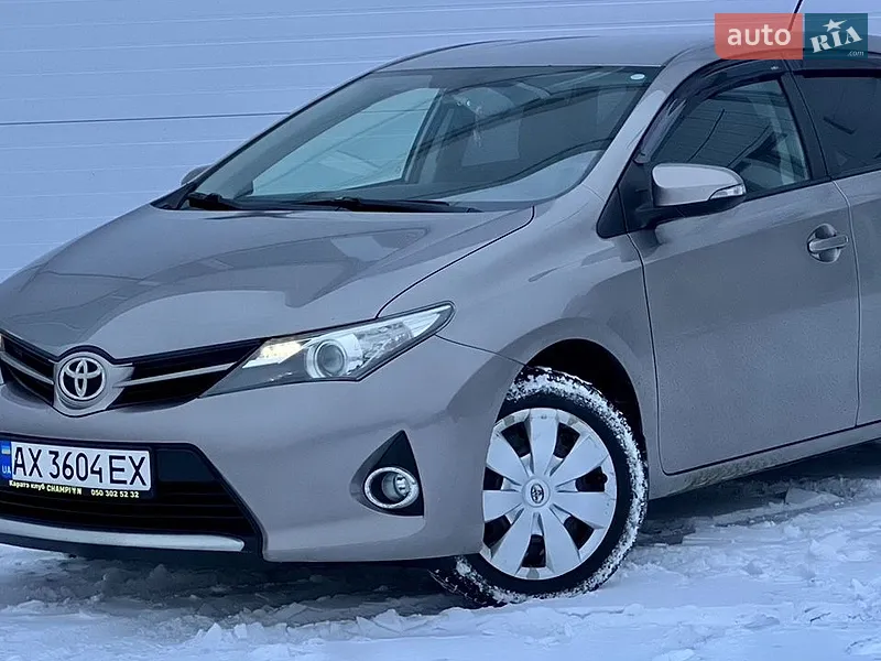 Toyota Auris 2013