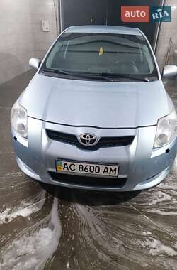 Хэтчбек Toyota Auris 2007 в 