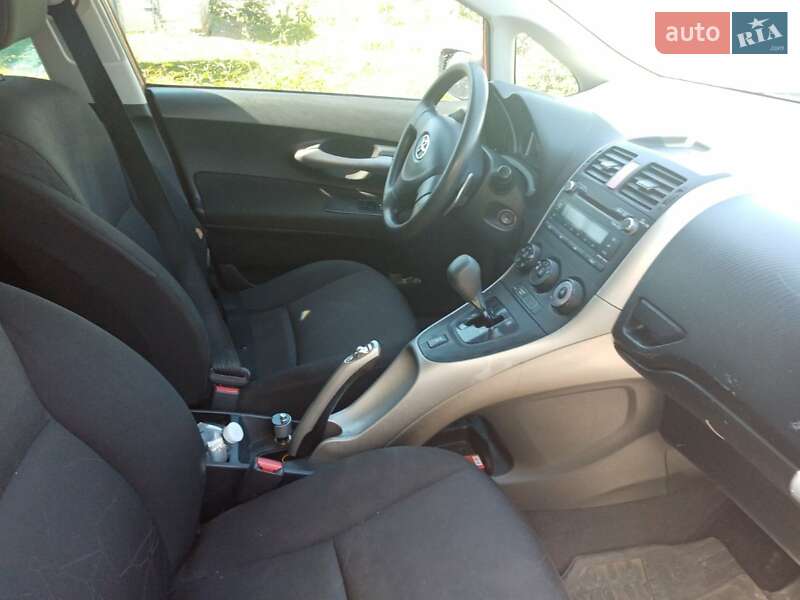 Хэтчбек Toyota Auris 2007 в Прилуках