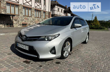 Универсал Toyota Auris 2014 в Львове