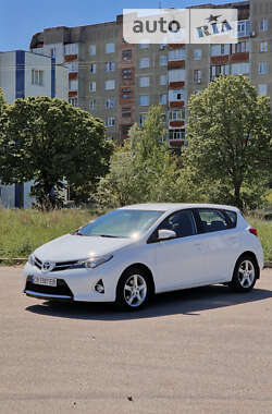 Хэтчбек Toyota Auris 2015 в Чернигове