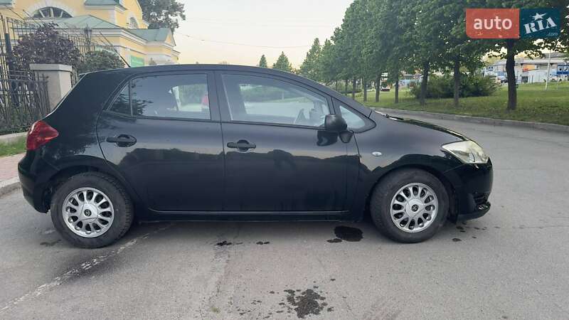 Хетчбек Toyota Auris 2009 в Умані