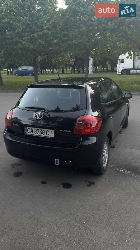 Хетчбек Toyota Auris 2009 в Умані
