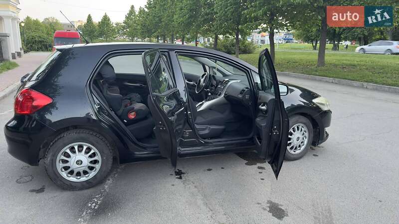 Хетчбек Toyota Auris 2009 в Умані
