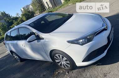 Универсал Toyota Auris 2015 в Шостке