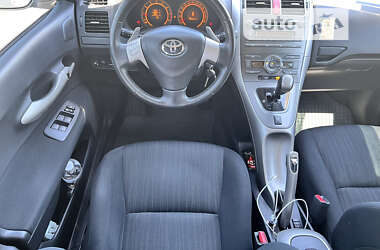 Хэтчбек Toyota Auris 2008 в Киеве