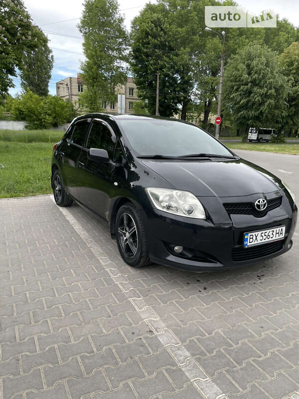 Хэтчбек Toyota Auris 2008 в Хмельницком