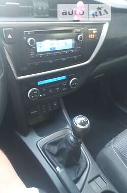 Хетчбек Toyota Auris 2014 в Києві