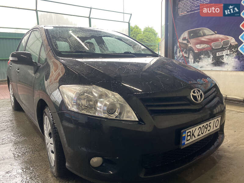 Toyota Auris 2010