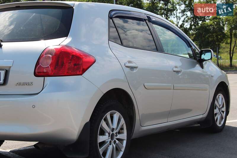 Хэтчбек Toyota Auris 2008 в Днепре