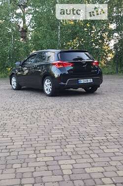 Хетчбек Toyota Auris 2014 в Харкові