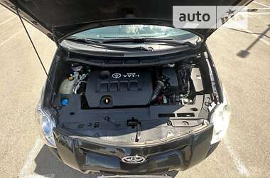 Хэтчбек Toyota Auris 2008 в Днепре