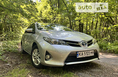 Универсал Toyota Auris 2013 в Киеве