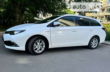 Універсал Toyota Auris 2015 в Умані