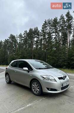 Хэтчбек Toyota Auris 2007 в 