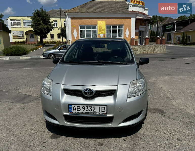Хэтчбек Toyota Auris 2007 в Тростянце