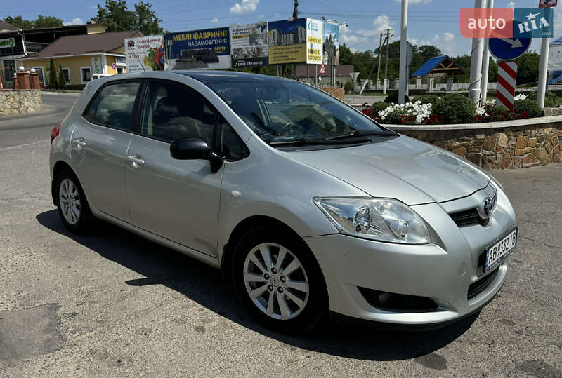 Хэтчбек Toyota Auris 2007 в Тростянце