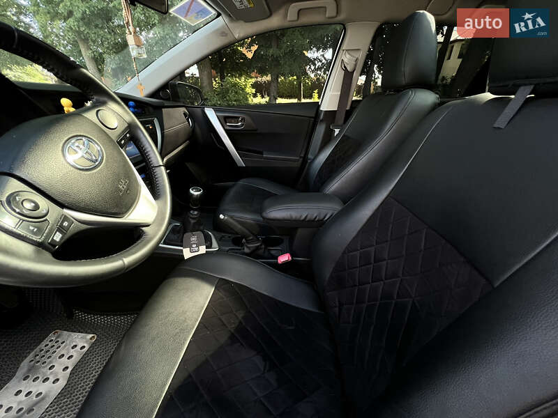 Универсал Toyota Auris 2014 в Виннице