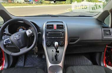 Хэтчбек Toyota Auris 2010 в Киеве