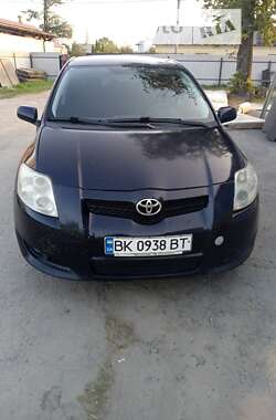 Хэтчбек Toyota Auris 2008 в Рокитном