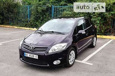 Хетчбек Toyota Auris 2011 в Ужгороді