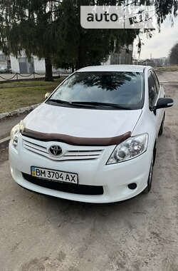 Хетчбек Toyota Auris 2012 в Сумах