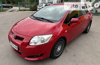 Хэтчбек Toyota Auris 2008 в Умани