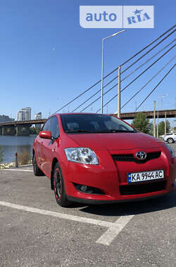 Хэтчбек Toyota Auris 2007 в Киеве