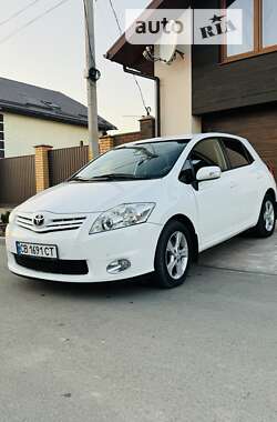 Хетчбек Toyota Auris 2012 в Чернігові