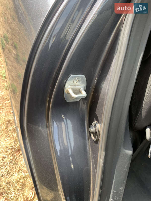 Хетчбек Toyota Auris 2007 в Києві фото 6 Хетчбек Toyota Auris 2007 в Києві