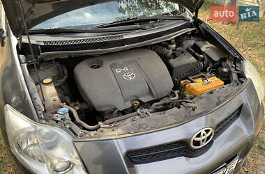 Хэтчбек Toyota Auris 2007 в 