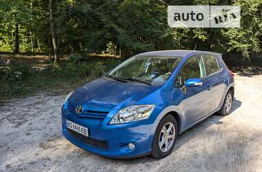 Хэтчбек Toyota Auris 2010 в Львове